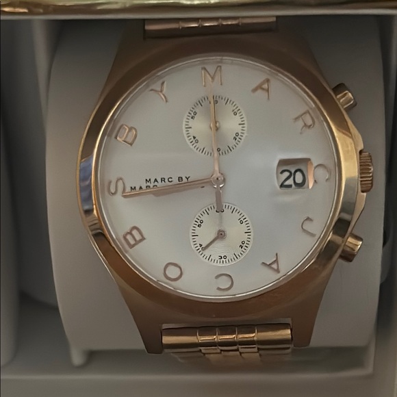 Marc by Marc Jacobs Rose Gold Men's Watch - Picture 2 of 2